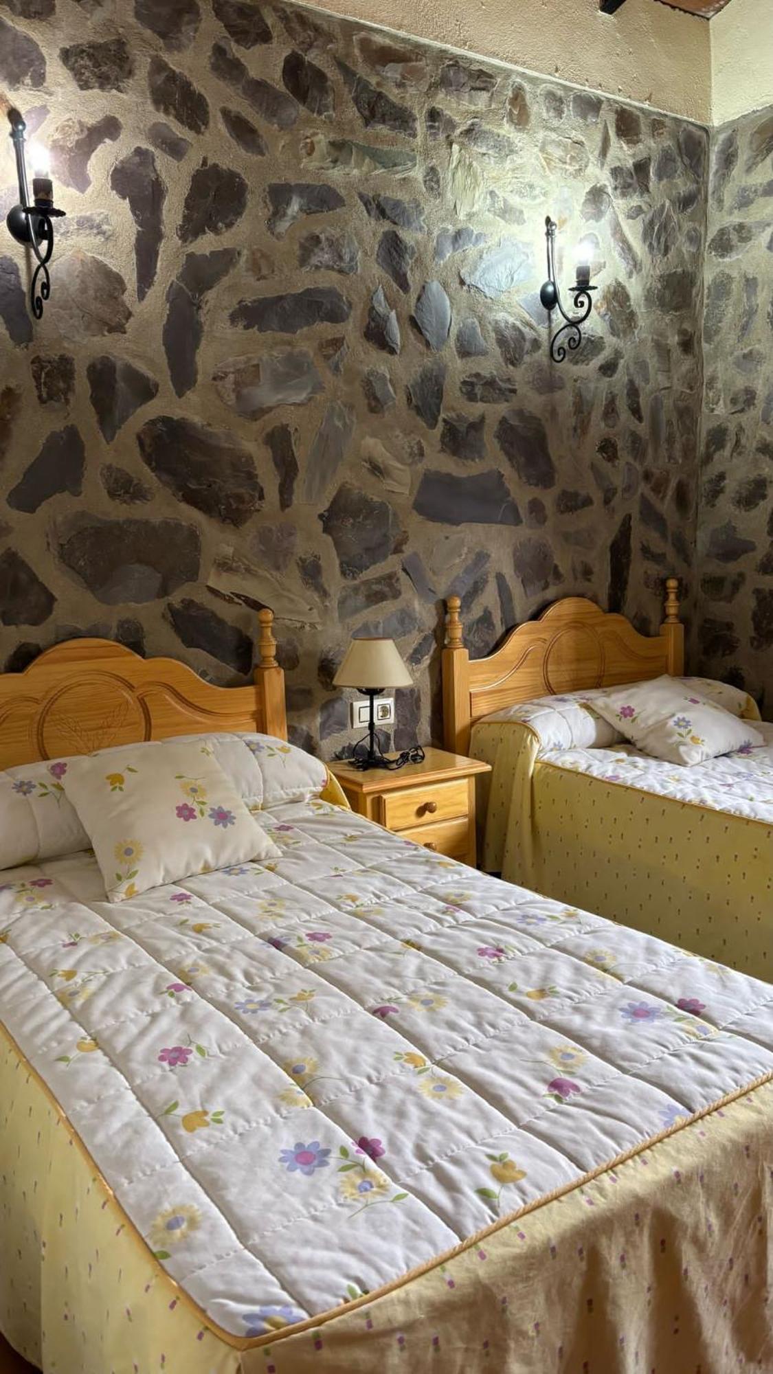 Casas Rurales Los Llanos Fuentes de León Esterno foto